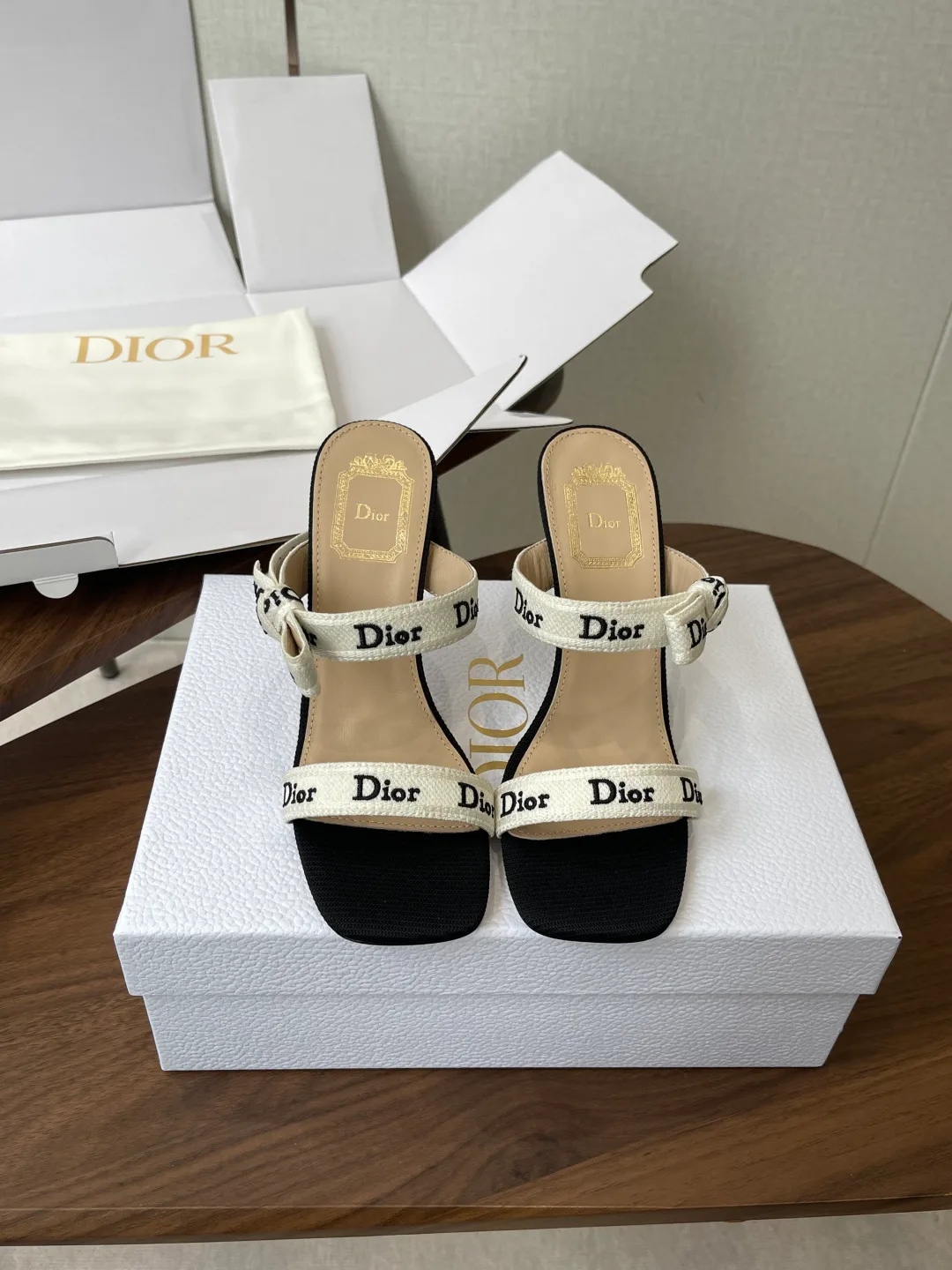 Босоножки Женские Christian Dior 13166281