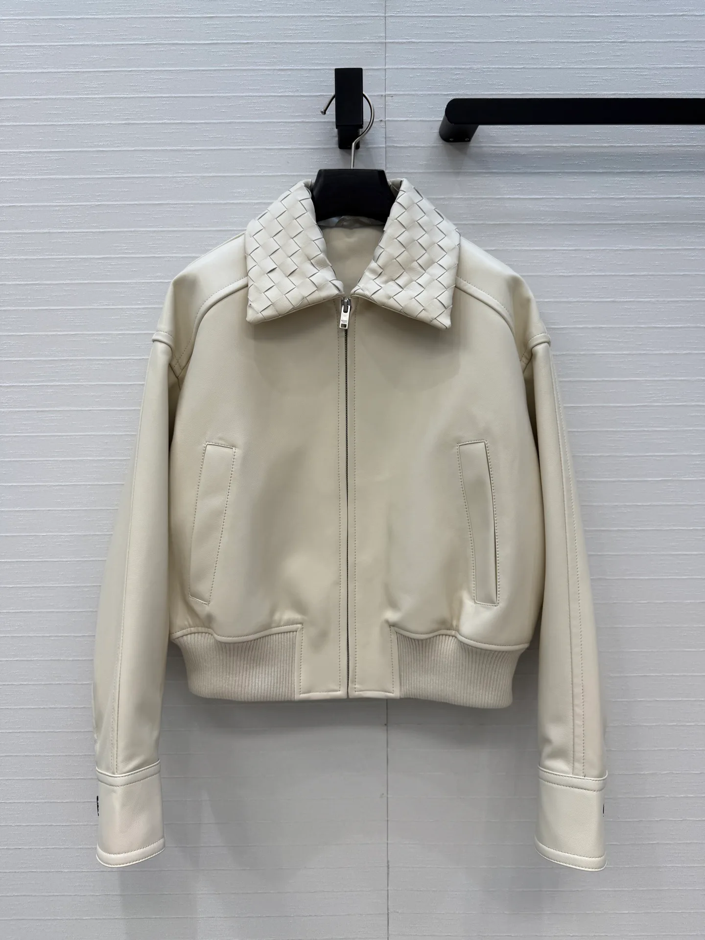 Кожаные Куртки И Дублёнки Женские Bottega Veneta 11787888