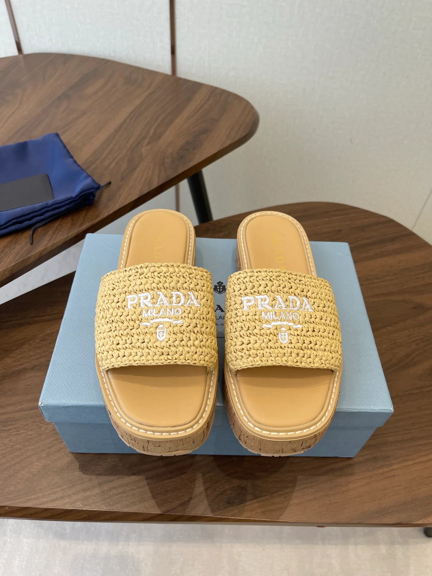 Шлепанцы Женские Prada 11468459