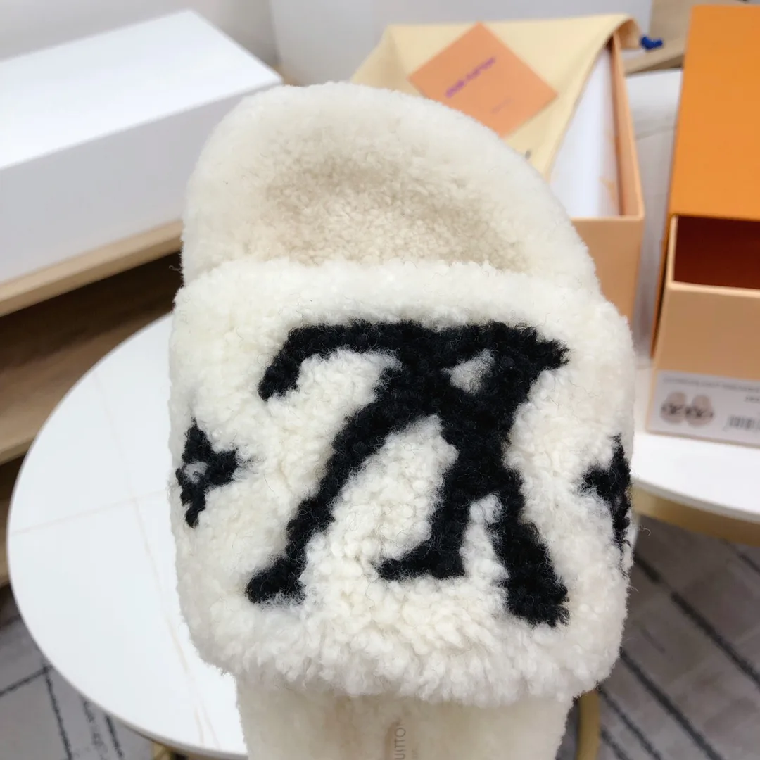 Тапочки Женские Louis Vuitton 18152851
