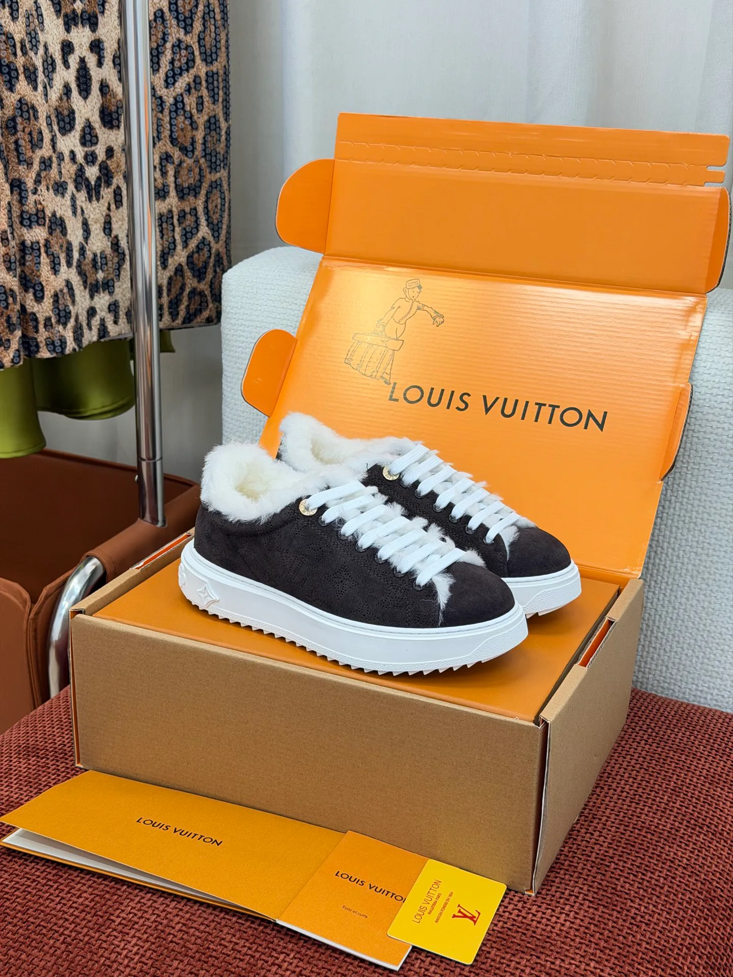 Кроссовки Женские Louis Vuitton 19585454
