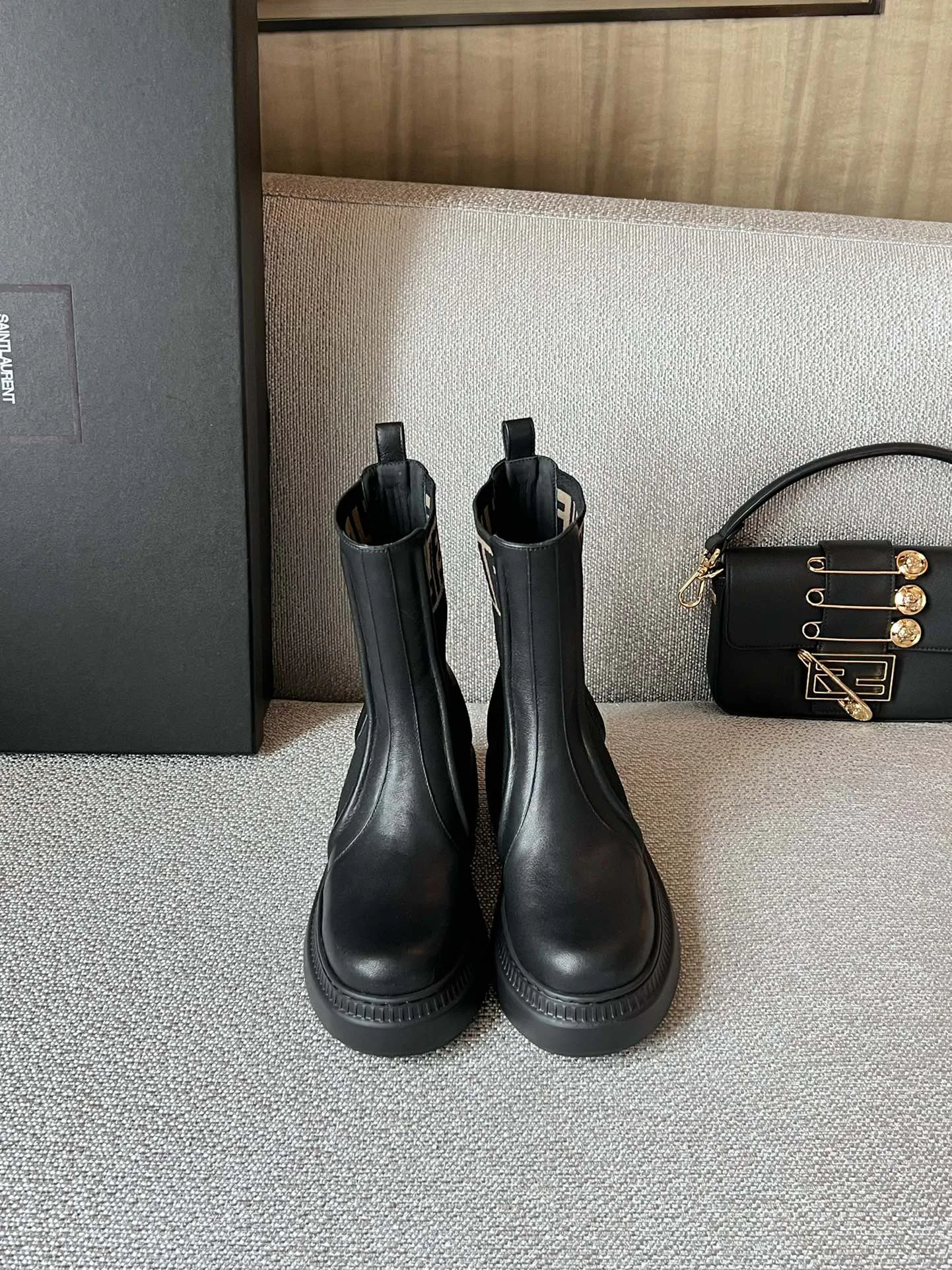 Ботинки Женские Fendi 18860042