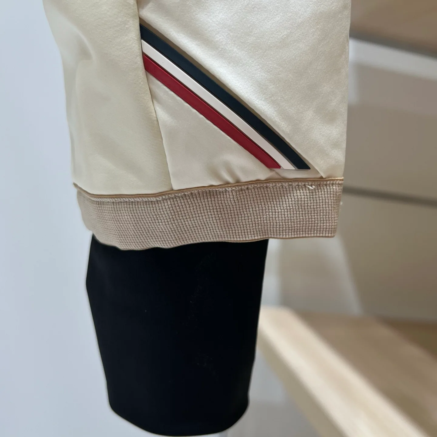 Куртки И Пуховики Женские Moncler 18723747