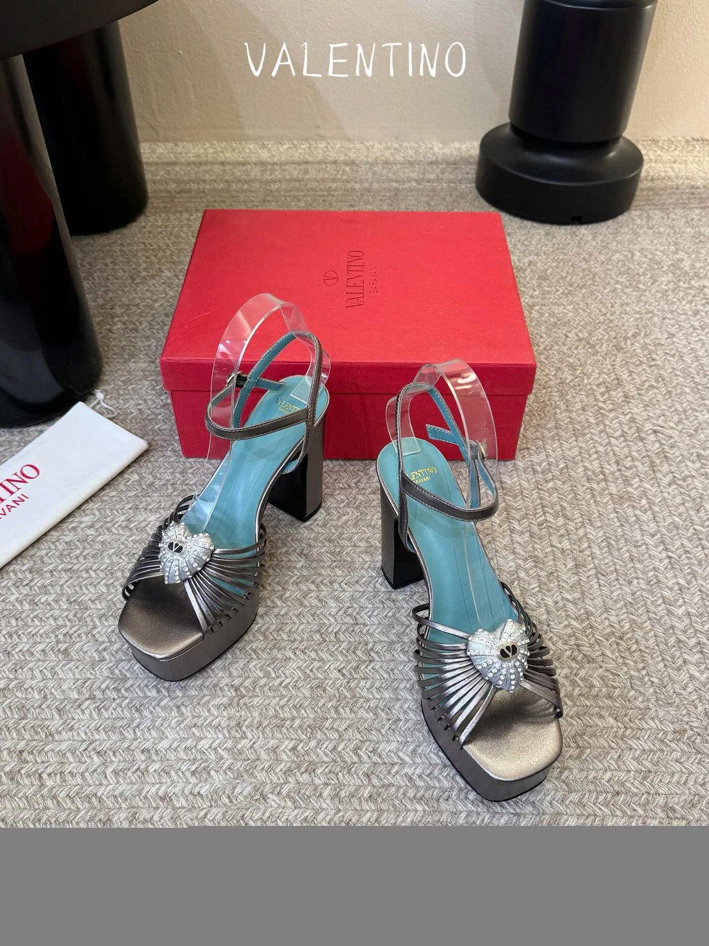 Босоножки Женские Valentino 17396956