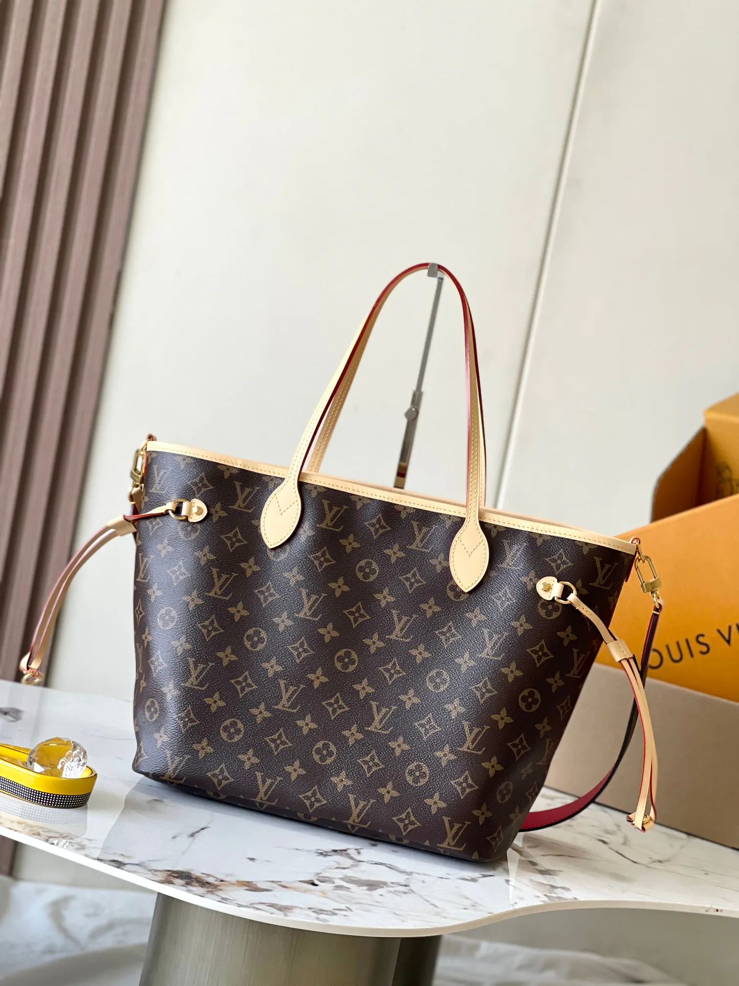 Классические Сумки Женские Louis Vuitton 18153069
