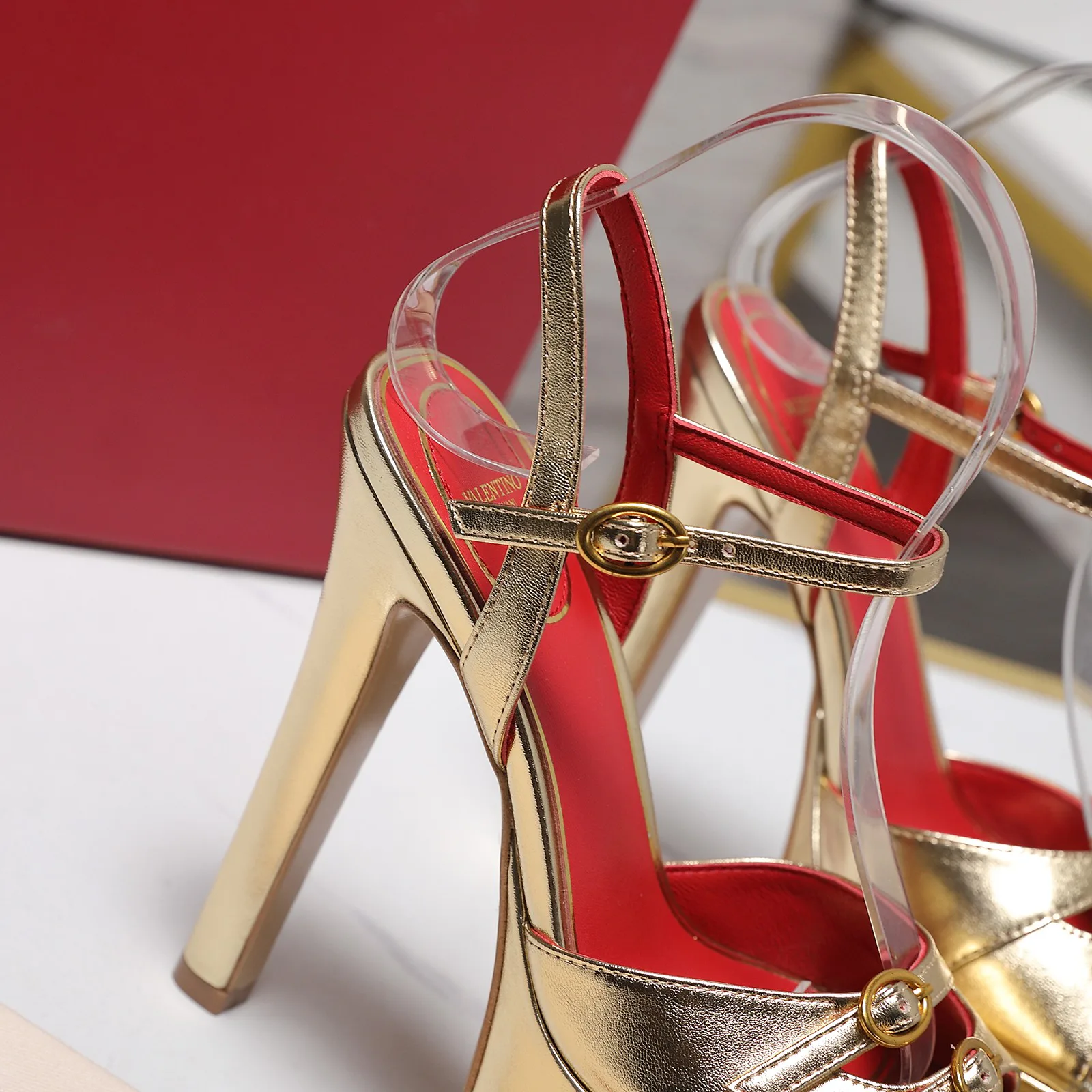 Босоножки Женские Valentino 13542426