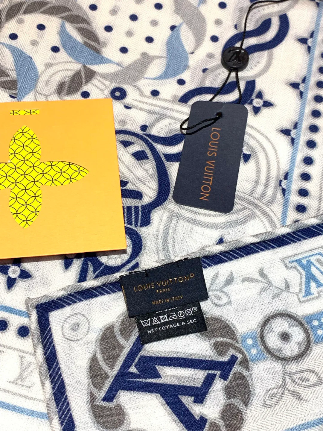 Шарфы Louis Vuitton 895231