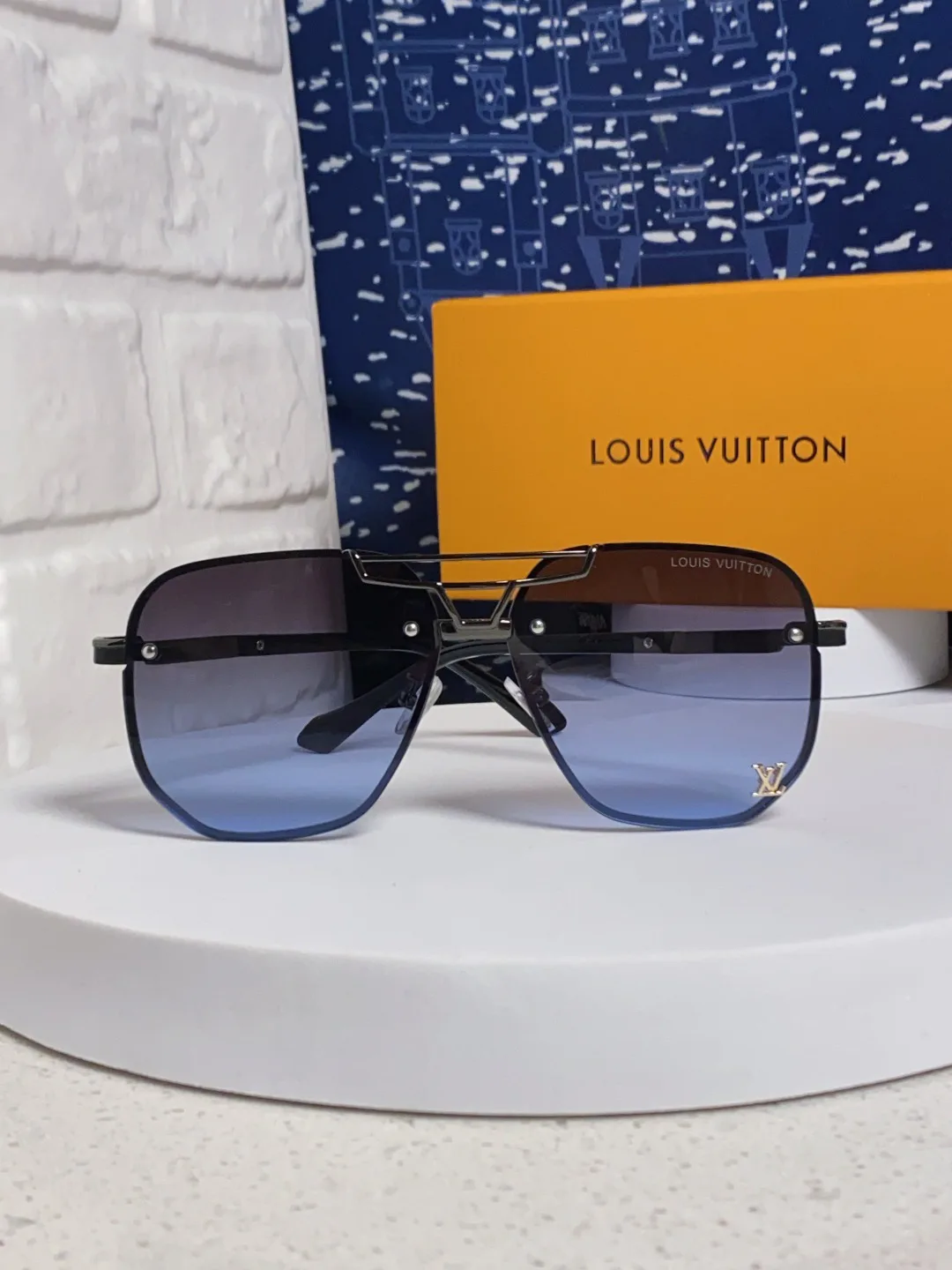 Очки Louis Vuitton 13135676