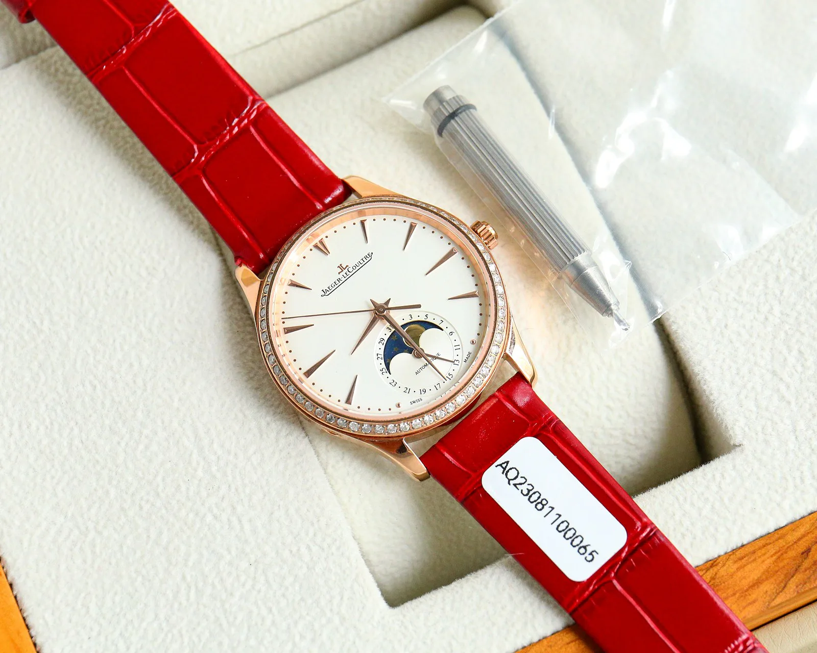 Часы Женские Jaeger-Lecoultre 18233885