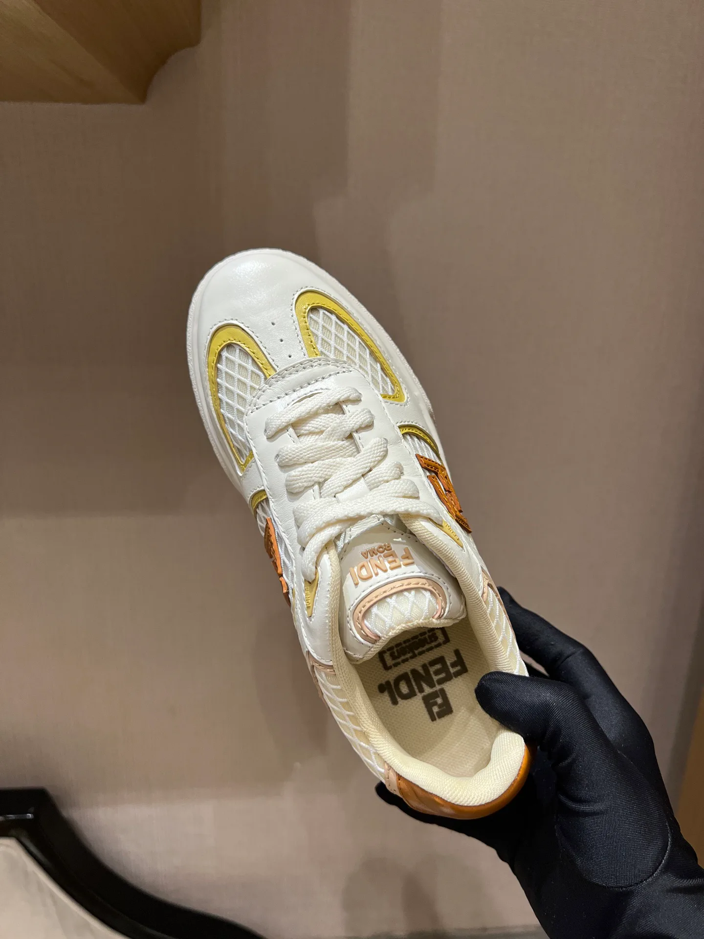 Кроссовки Женские Fendi 11275767