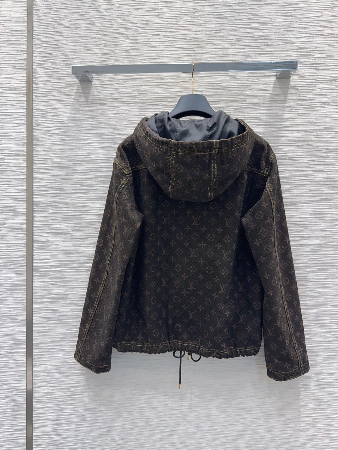 Куртки И Пуховики Женские Louis Vuitton 19284128