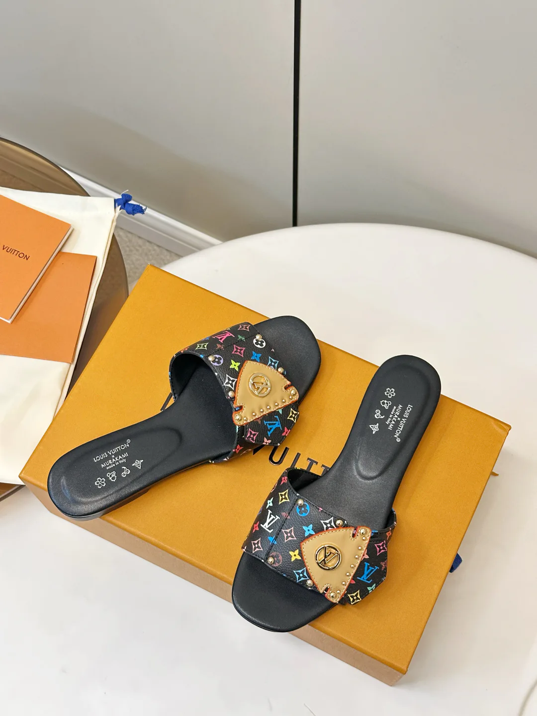 Шлепанцы Женские Louis Vuitton 12338563