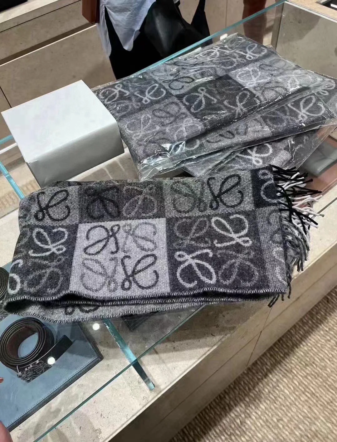 Шарфы Loewe 4404