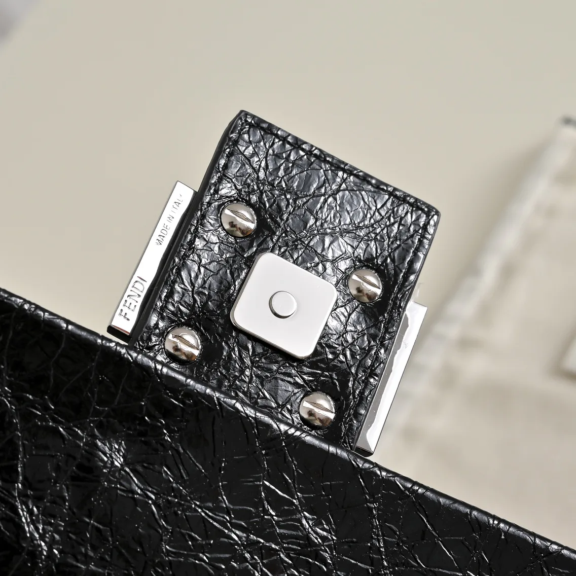 Классические Сумки Женские Fendi 18005125