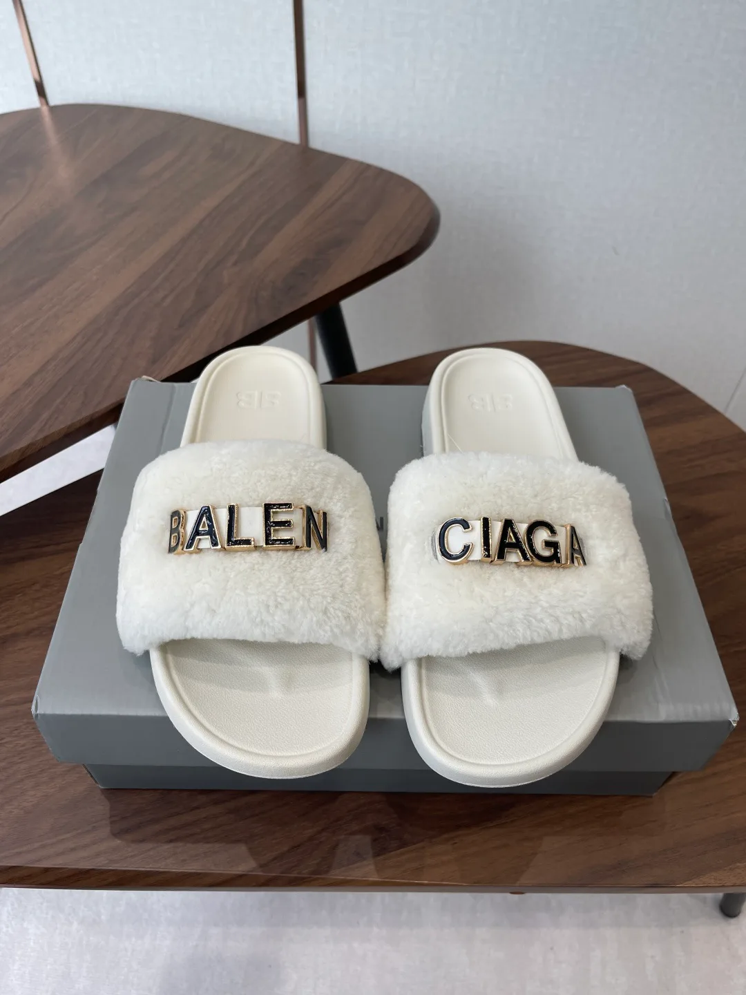 Шлепанцы Женские Balenciaga 11304159