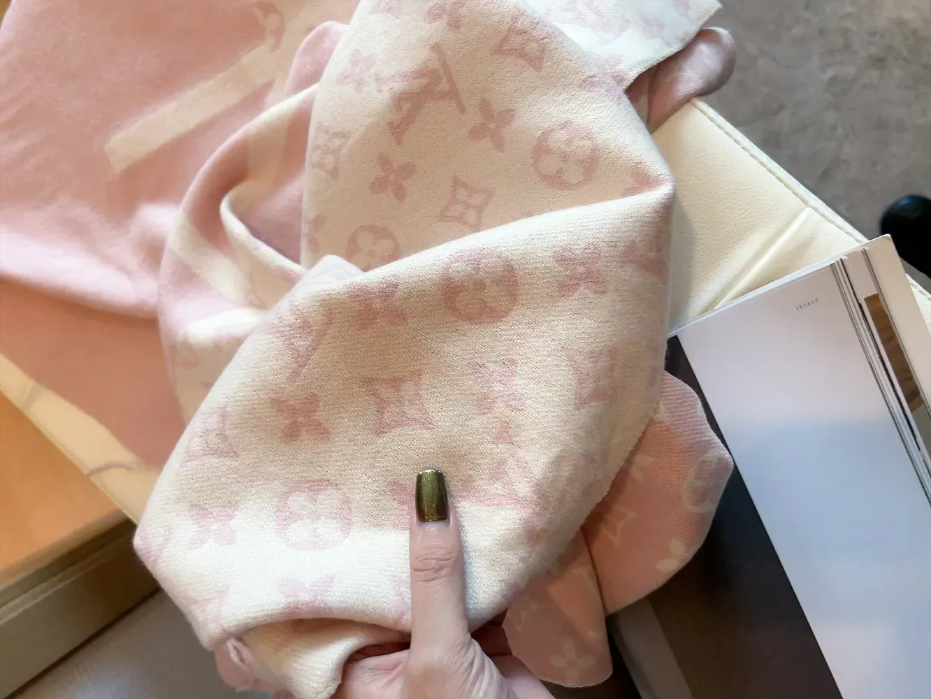 Шарфы Louis Vuitton 1973666