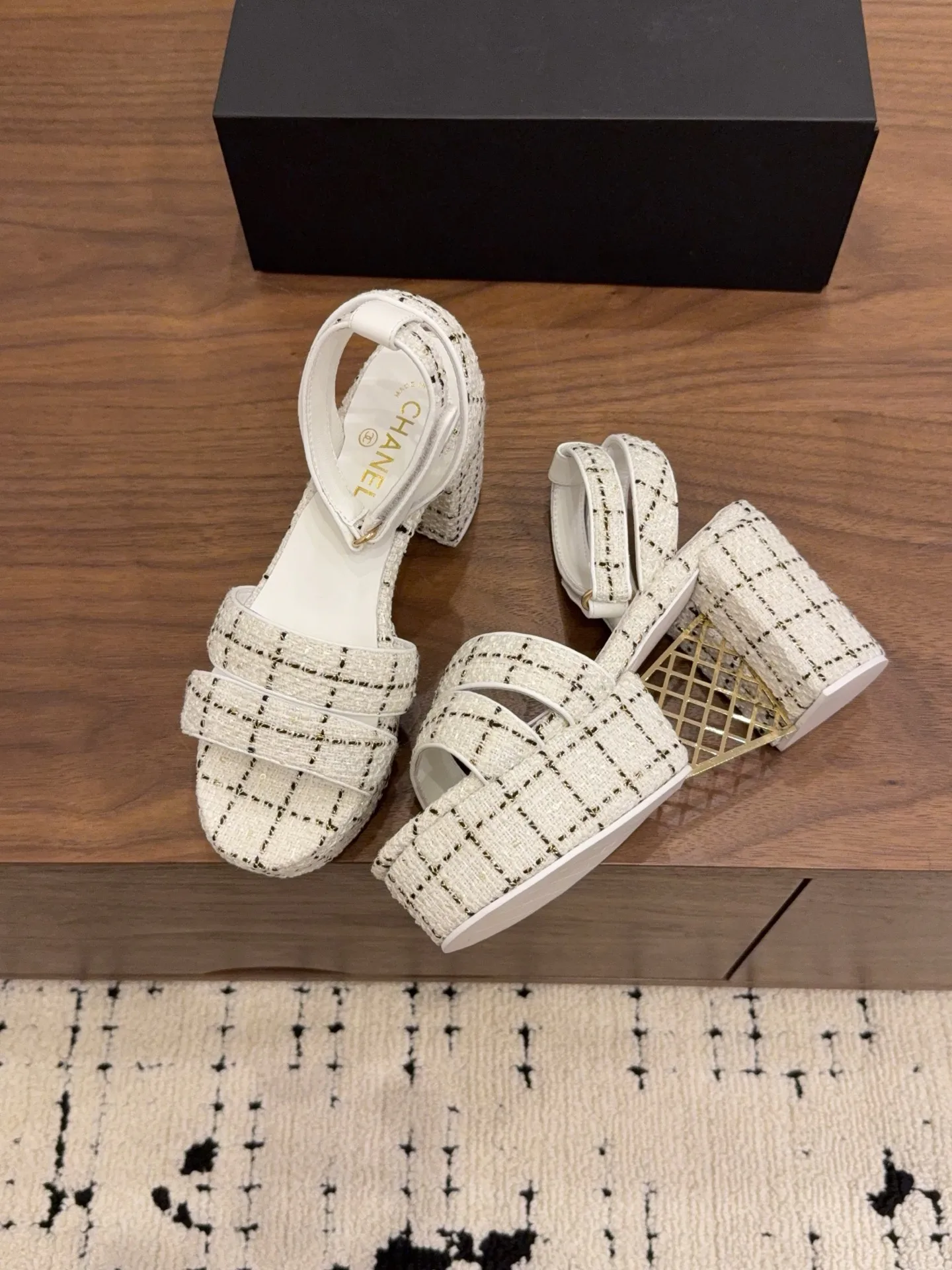 Босоножки Женские Chanel 10807689