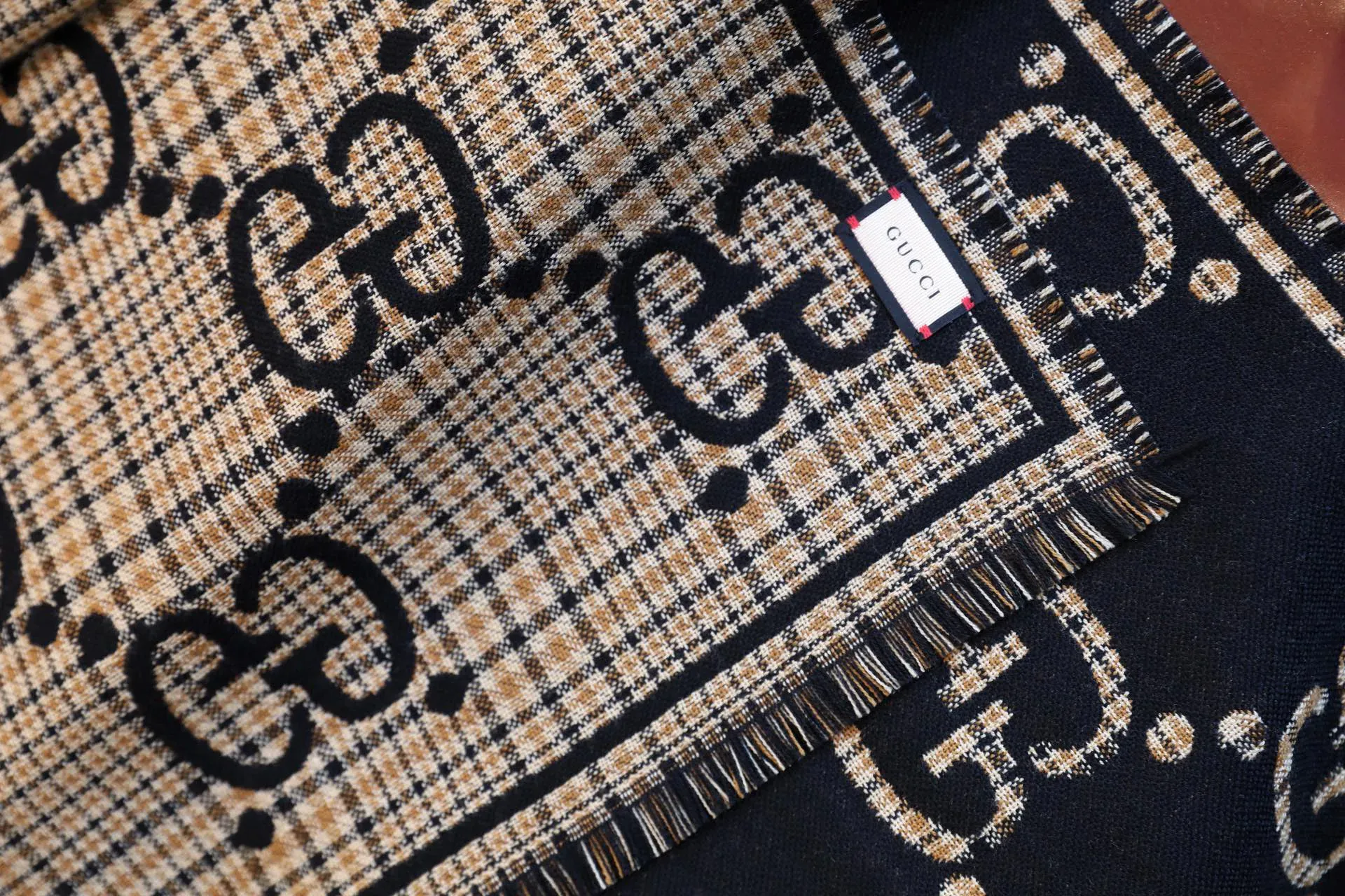 Шарфы Gucci 251402