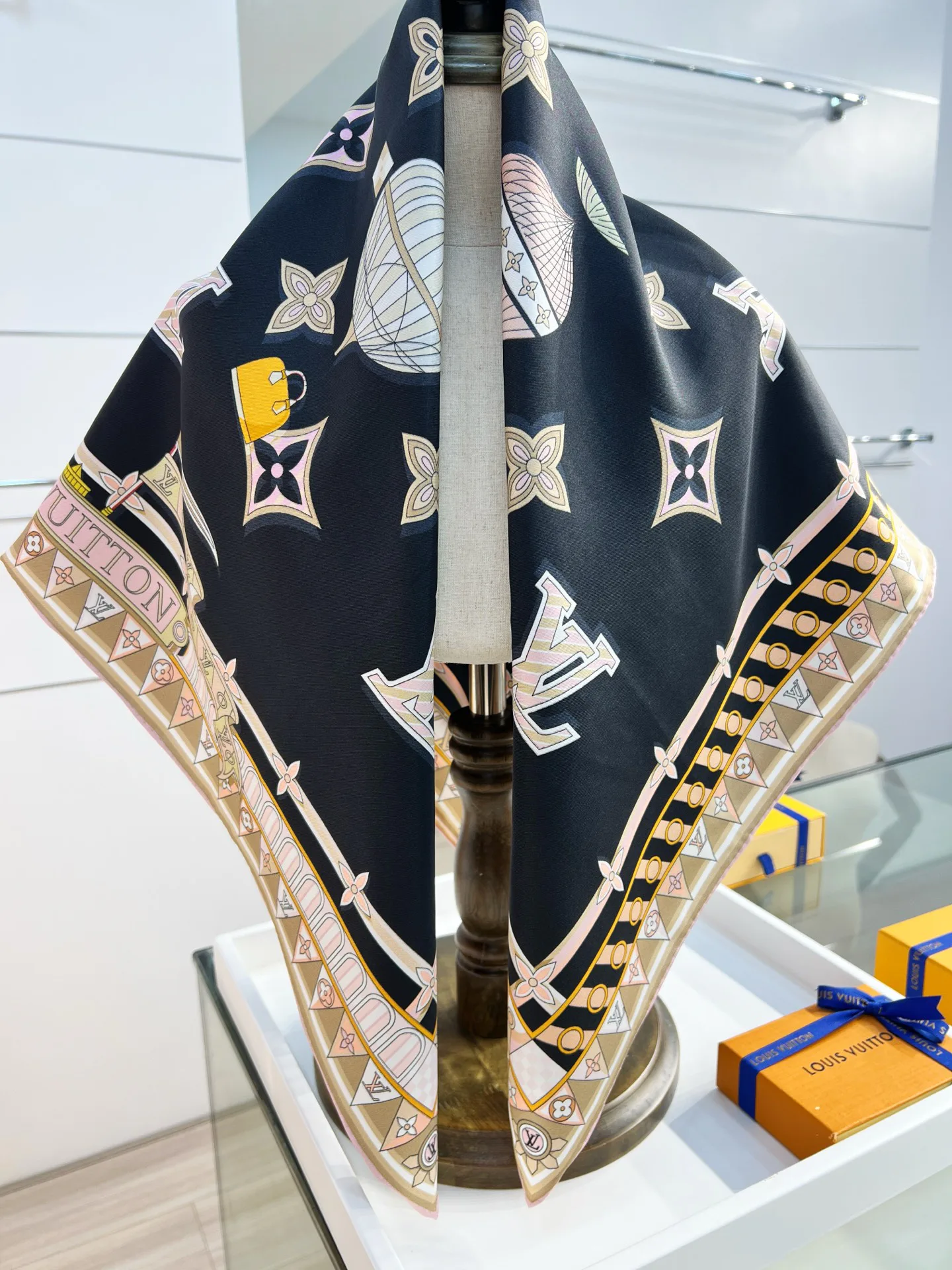 Платки Louis Vuitton 11664047