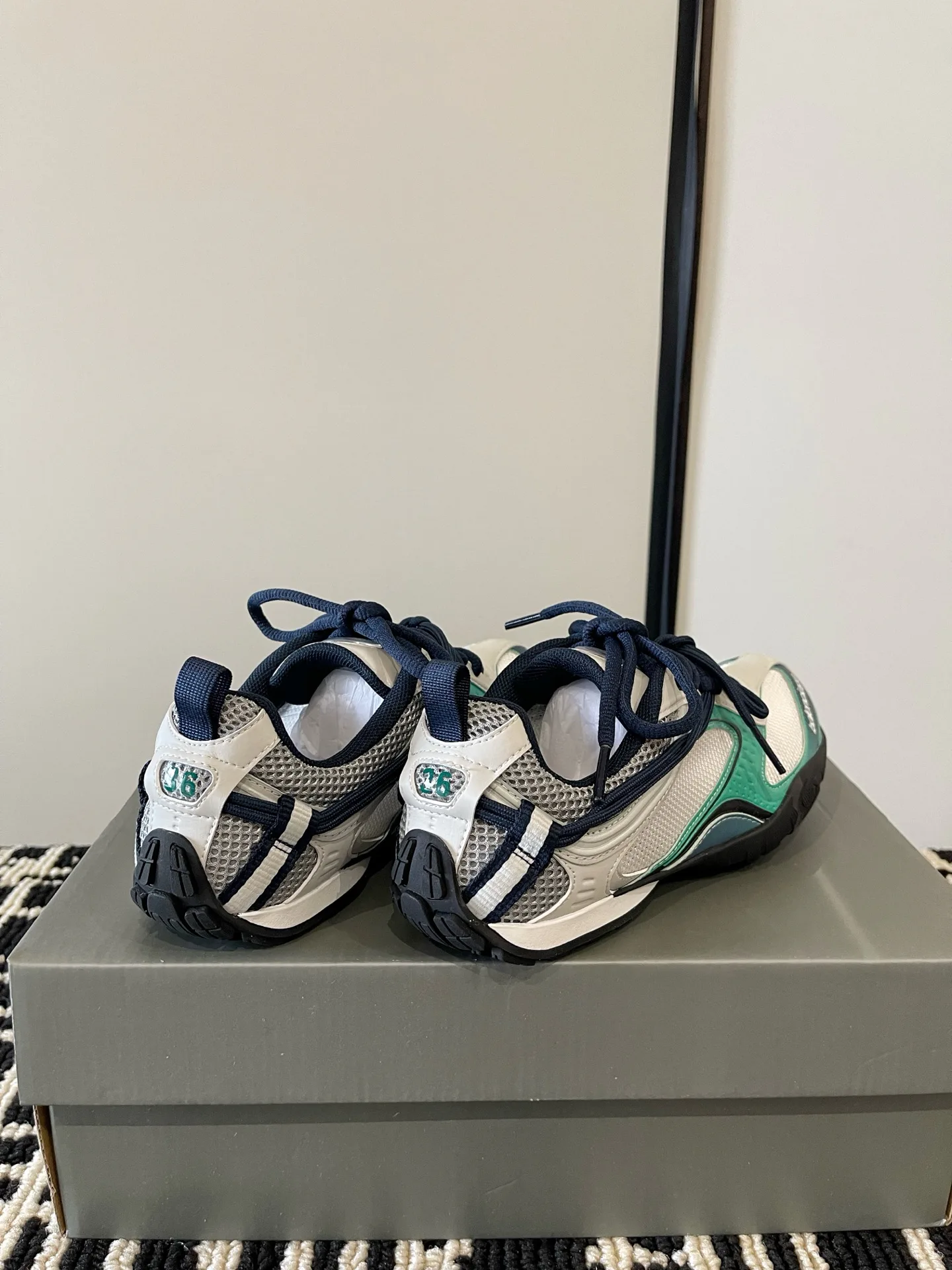 Кроссовки Женские Balenciaga 18386311