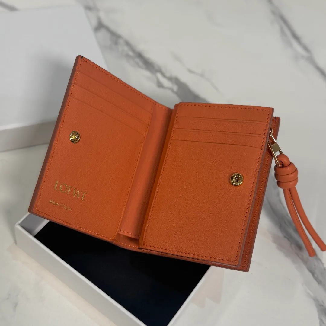 Клатчи Женские Loewe 17678665