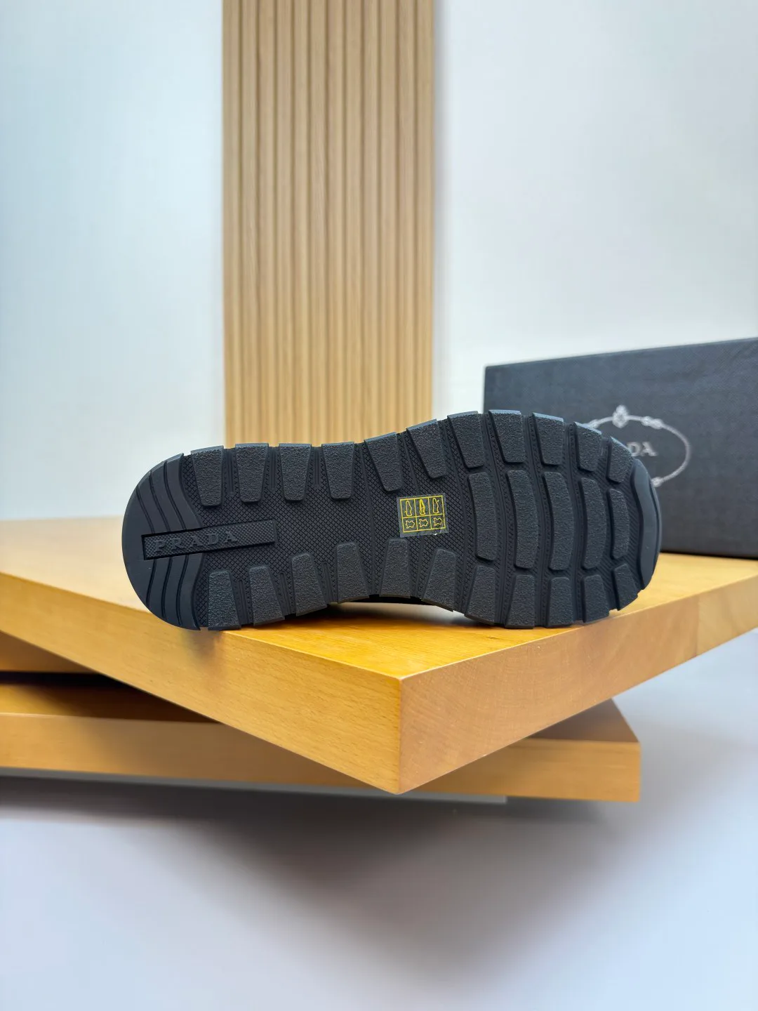 Кроссовки Мужские Prada 2389706