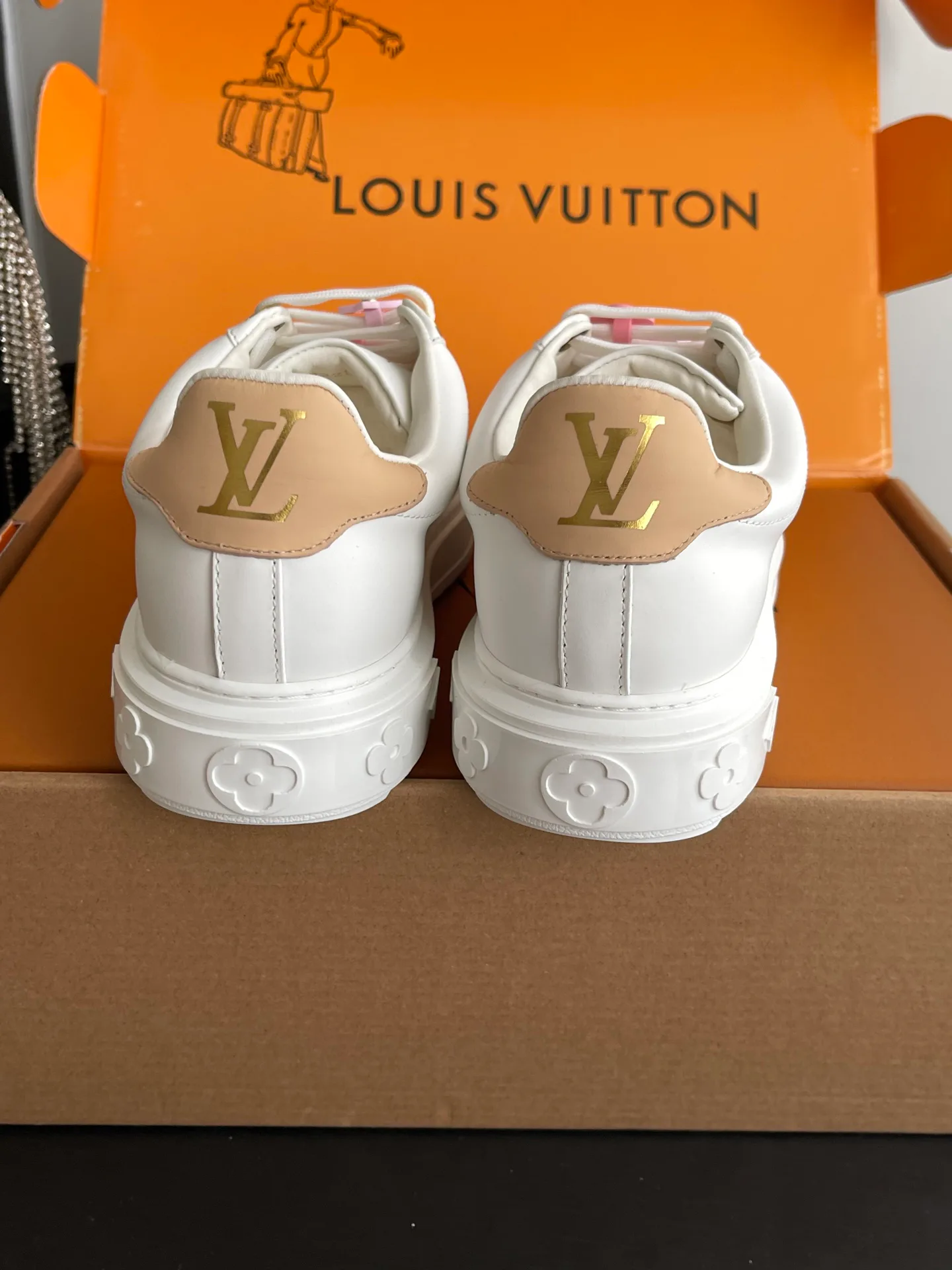 Кроссовки Женские Louis Vuitton 19366369