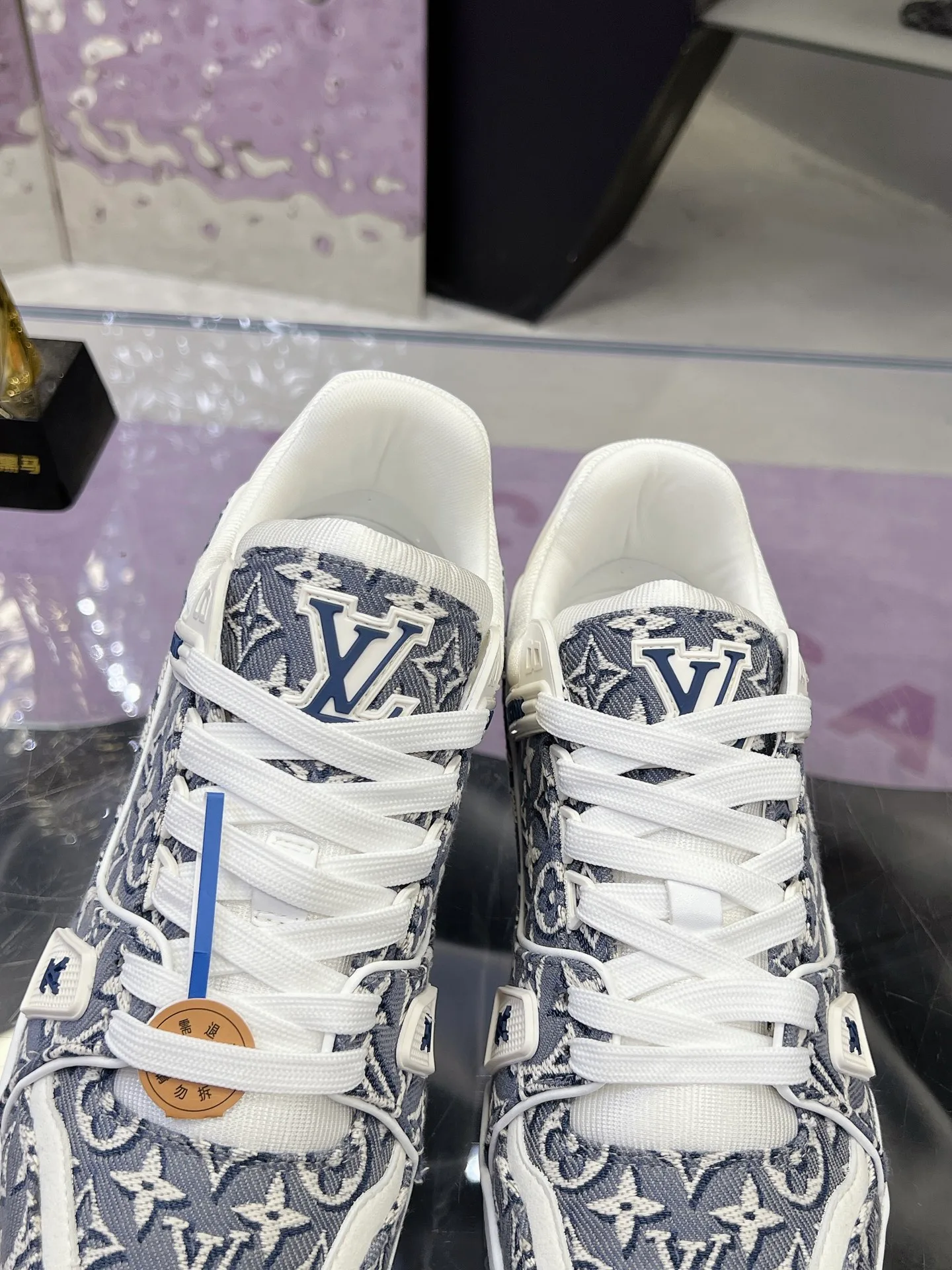 Кроссовки Женские Louis Vuitton 17368600