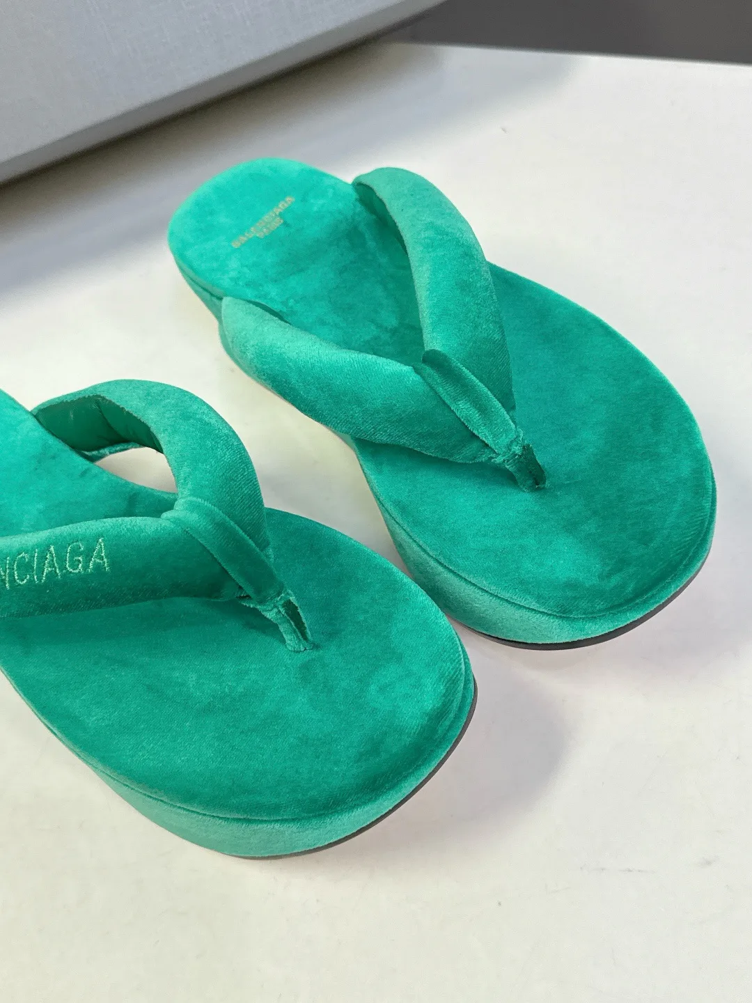 Шлепанцы Женские Balenciaga 14709512