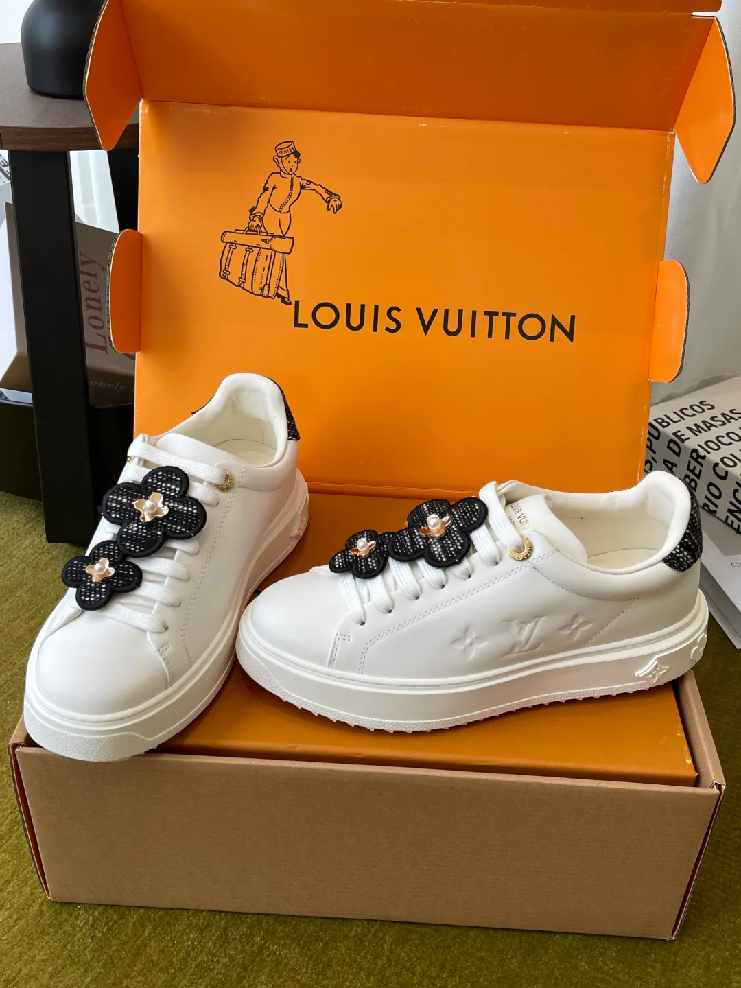 Кроссовки Женские Louis Vuitton 19002720