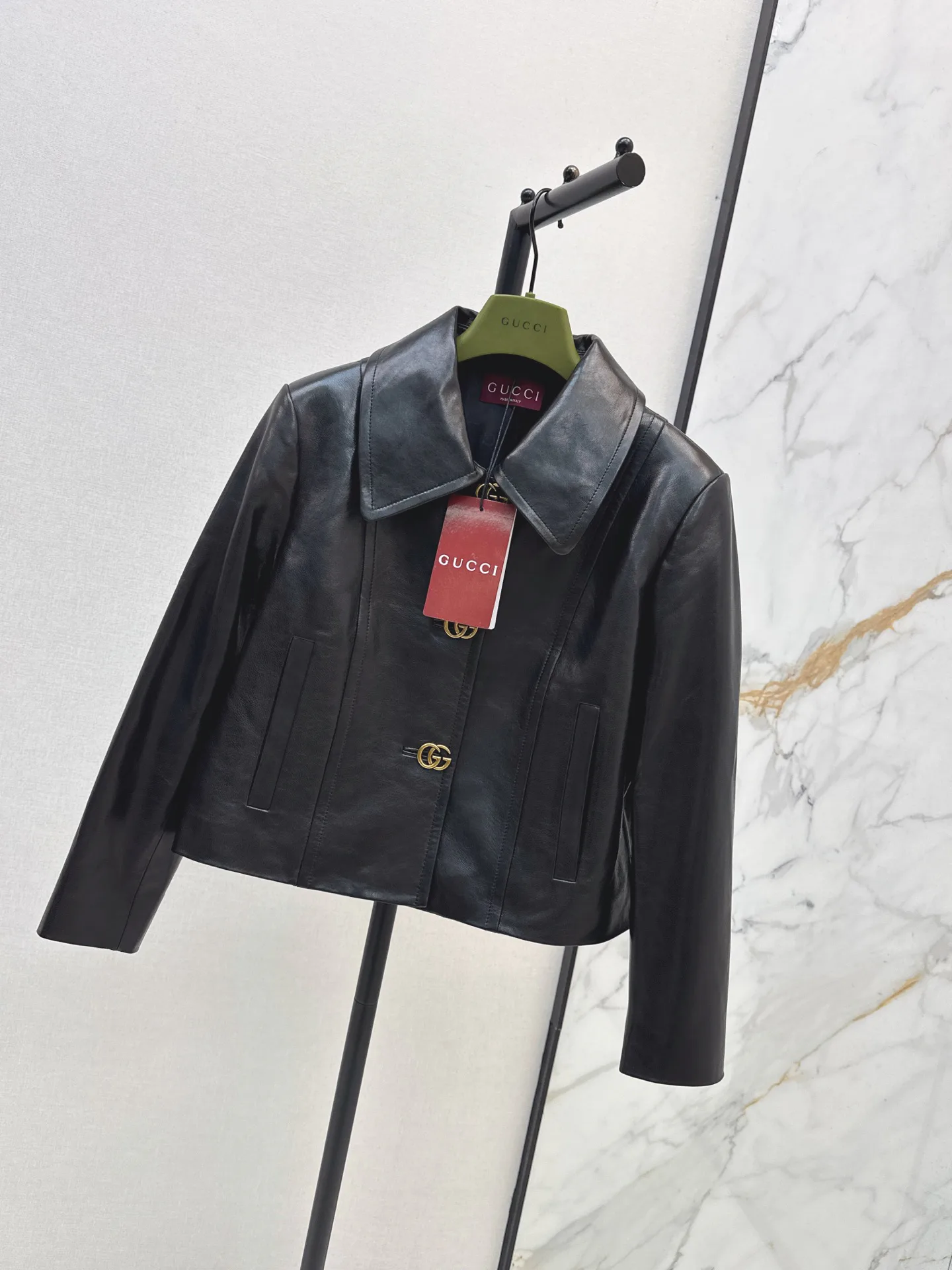 Кожаные Куртки И Дублёнки Женские Gucci 17651724