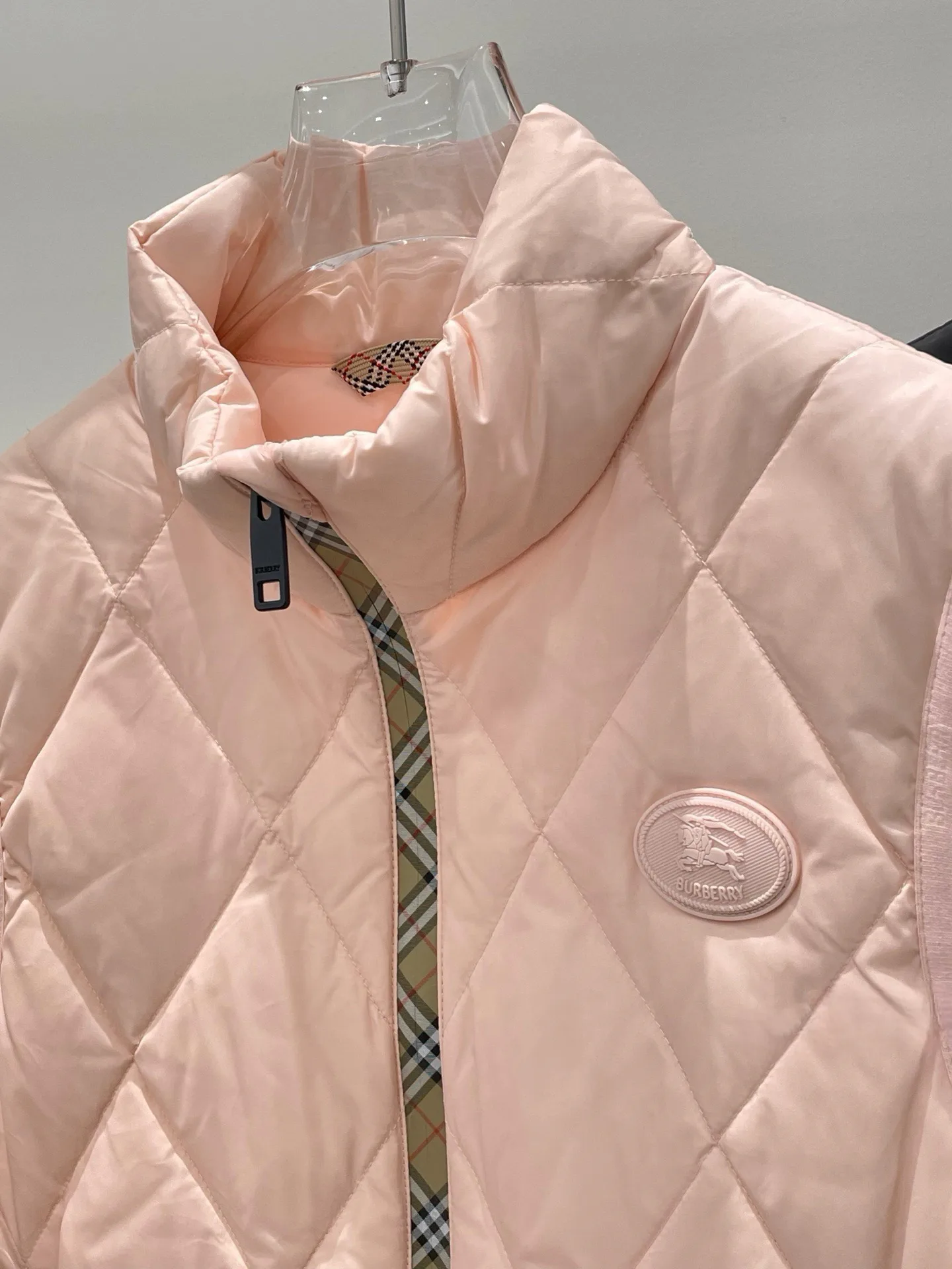Жилеты Женские Burberry 18566244