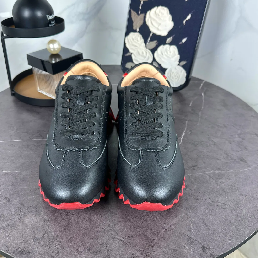 Кроссовки Женские Christian Louboutin 11072108