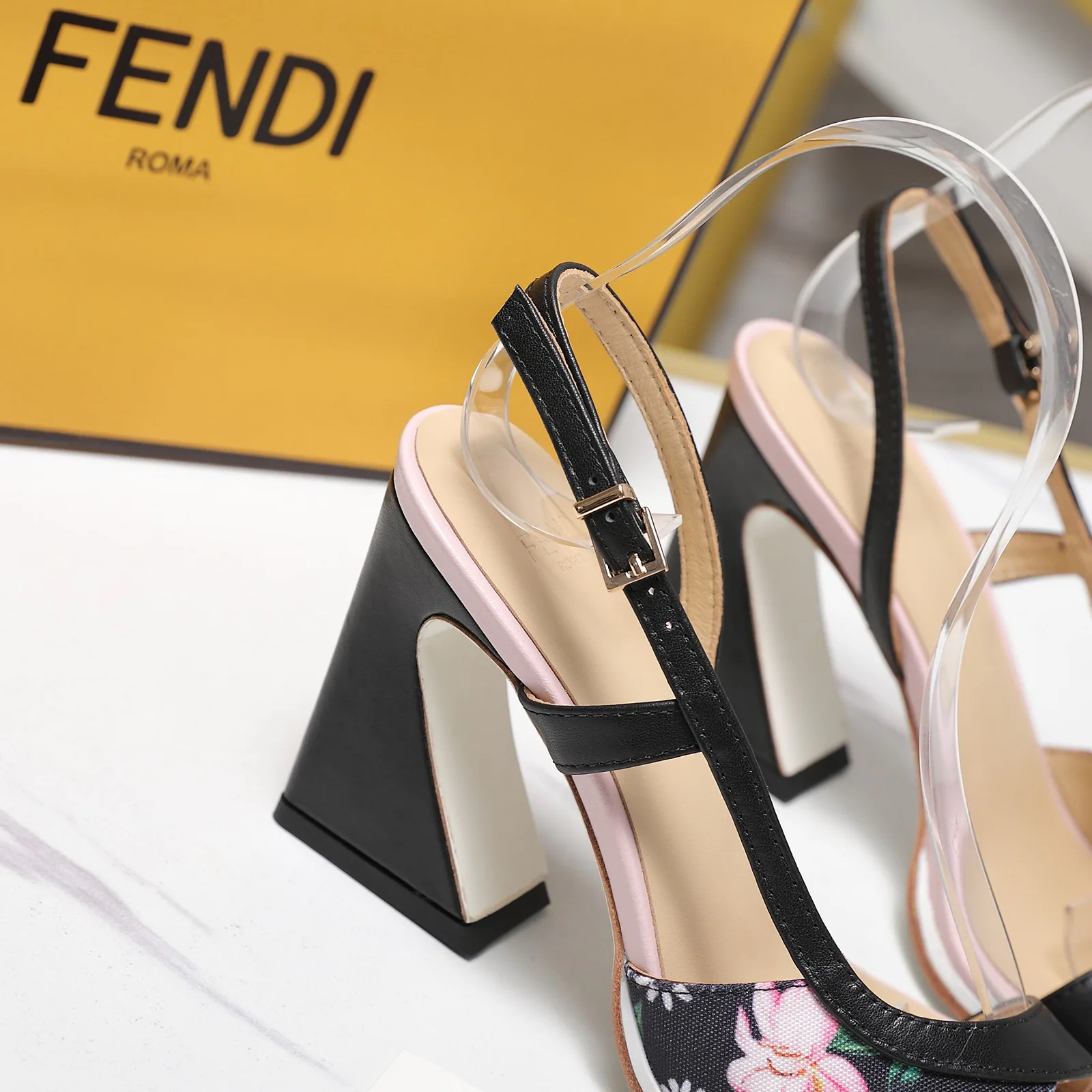 Босоножки Женские Fendi 1262693
