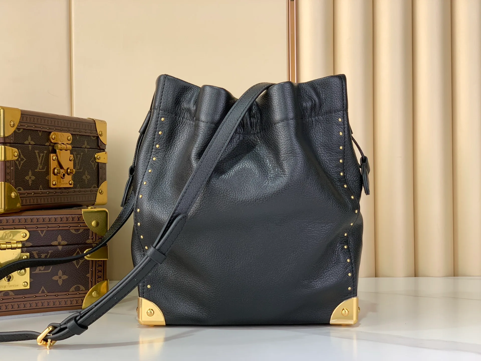 Классические Сумки Женские Louis Vuitton 13096124
