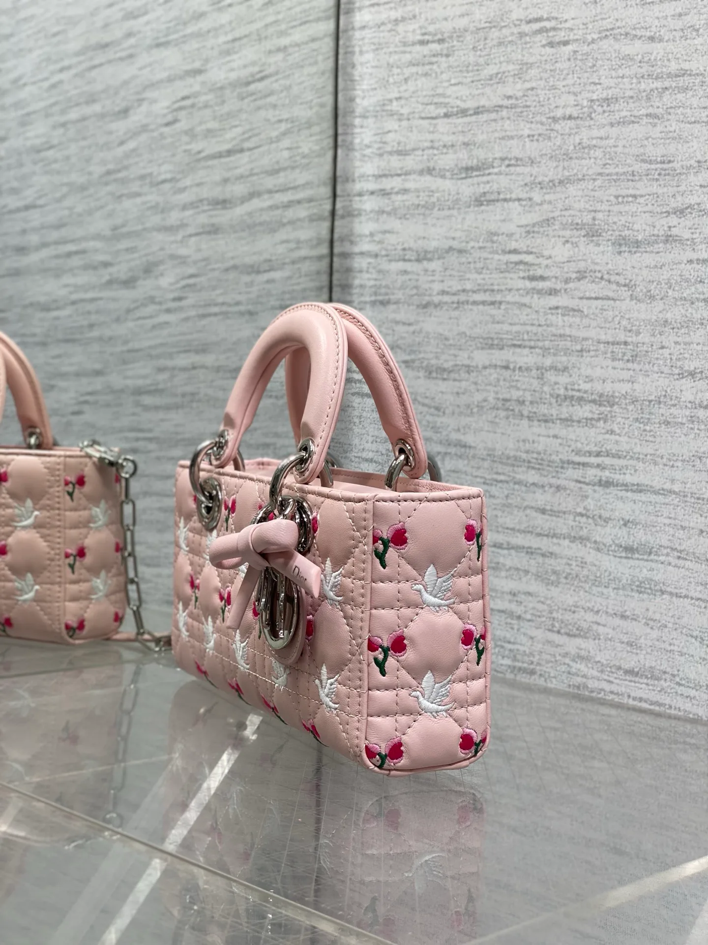 Классические Сумки Женские Christian Dior 17601338