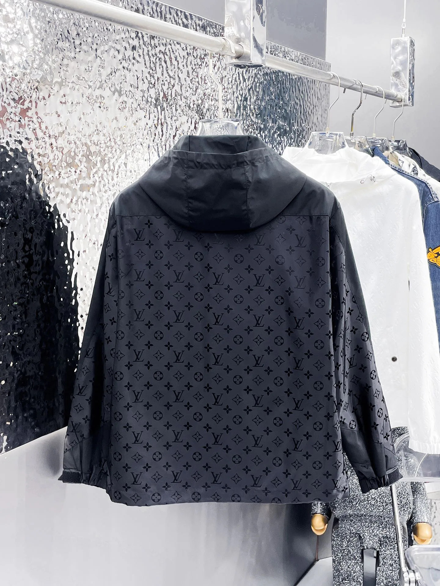 Куртки И Пуховики Мужские Louis Vuitton 9352334