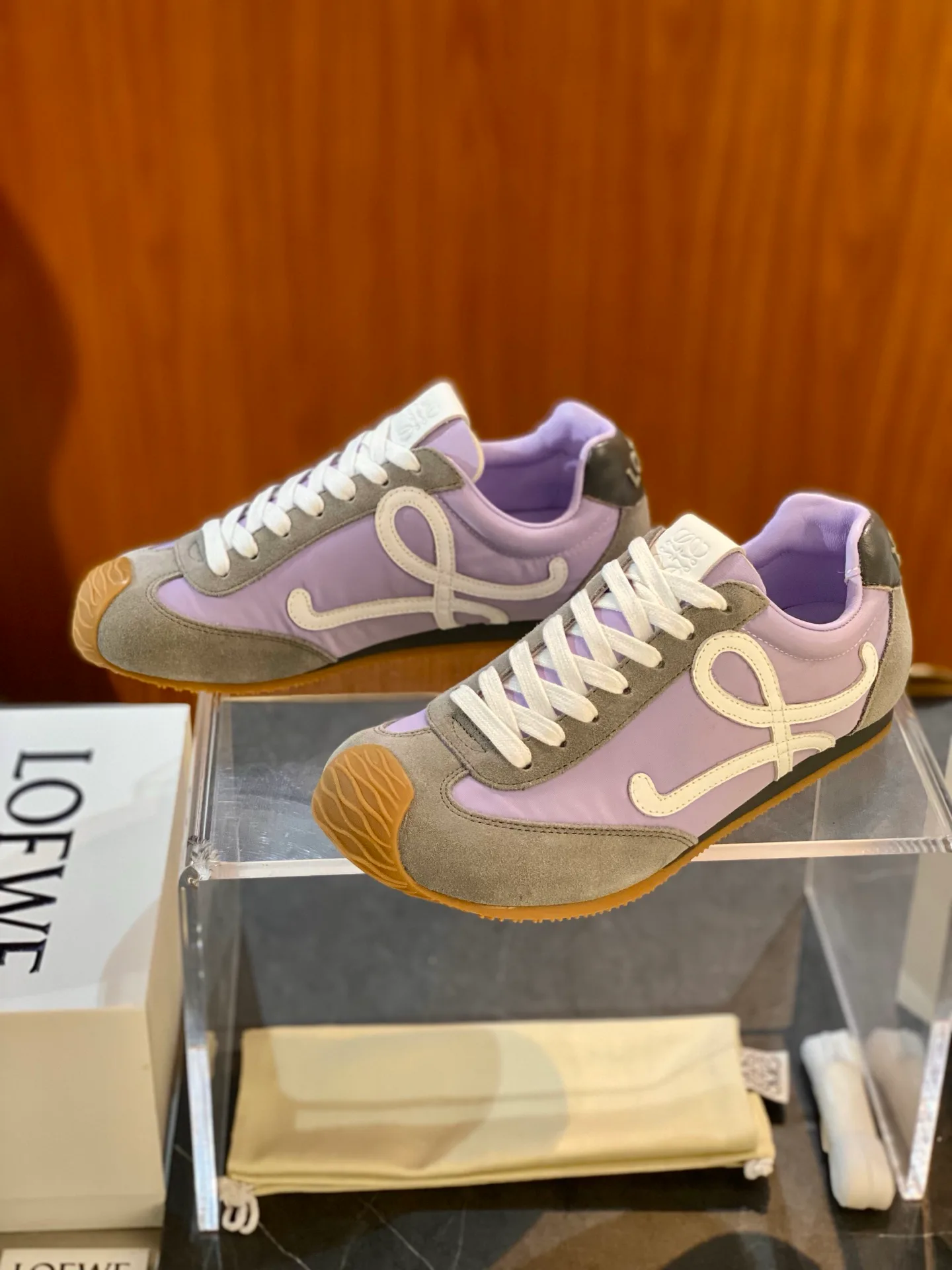 Кроссовки Женские Loewe 69972