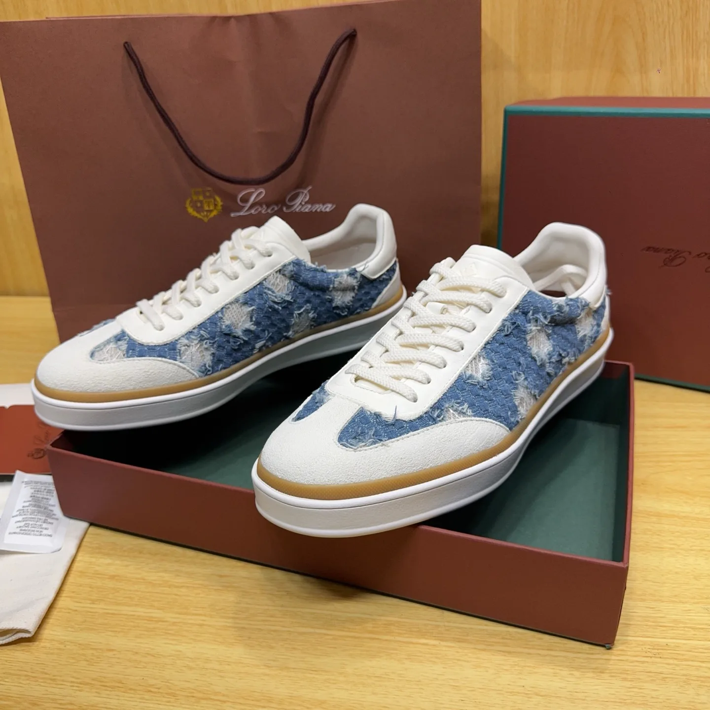 Кроссовки Женские Loro Piana 18263654