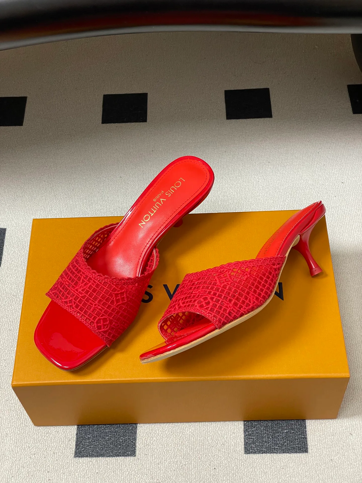 Босоножки Женские Louis Vuitton 13343909