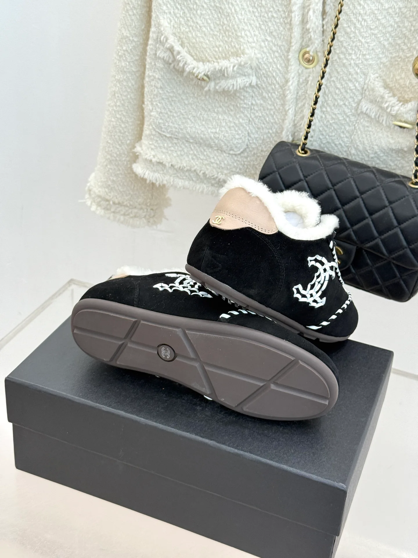 Кроссовки Женские Chanel 18788745