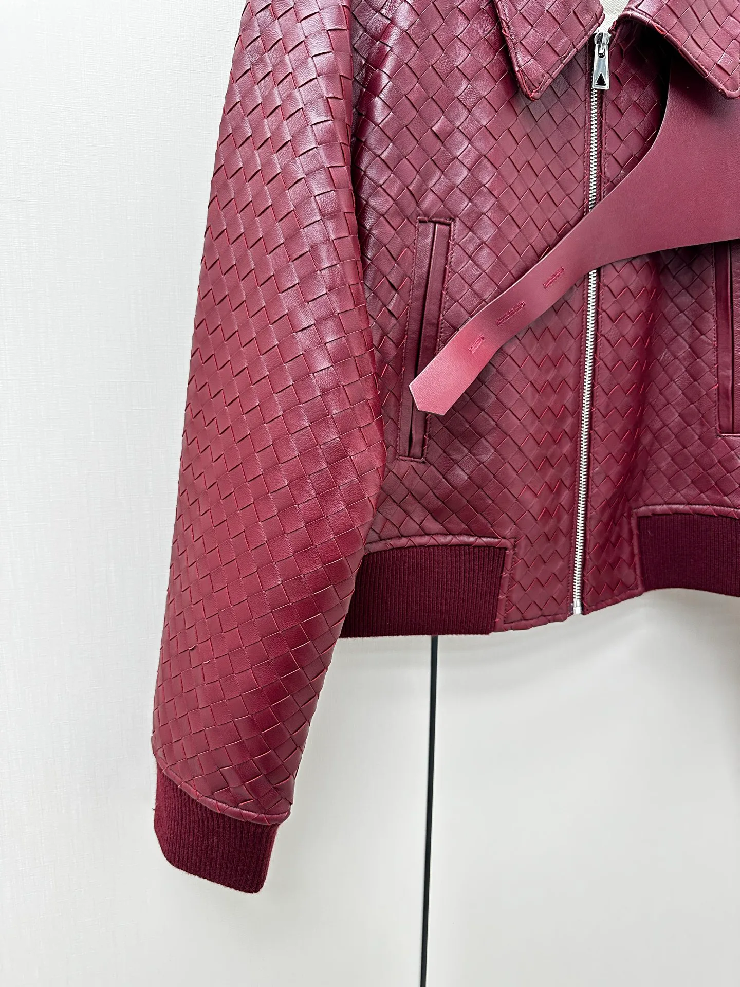 Кожаные Куртки И Дублёнки Женские Bottega Veneta 17547159