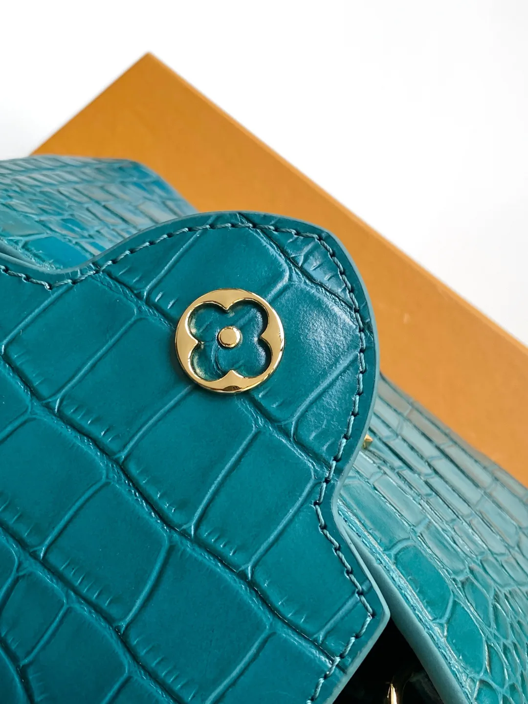 Классические Сумки Женские Louis Vuitton 18019347