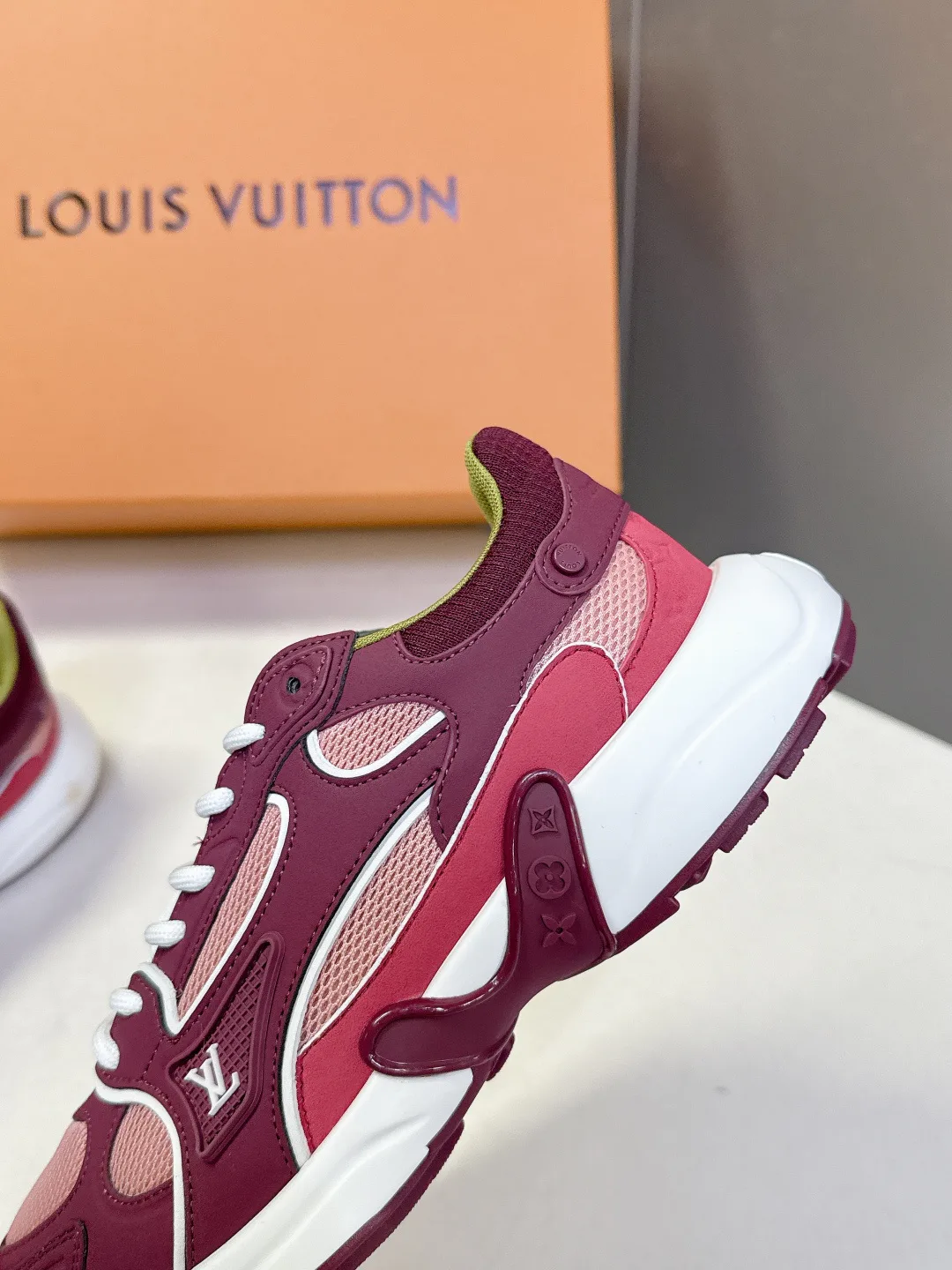 Кроссовки Женские Louis Vuitton 10455673