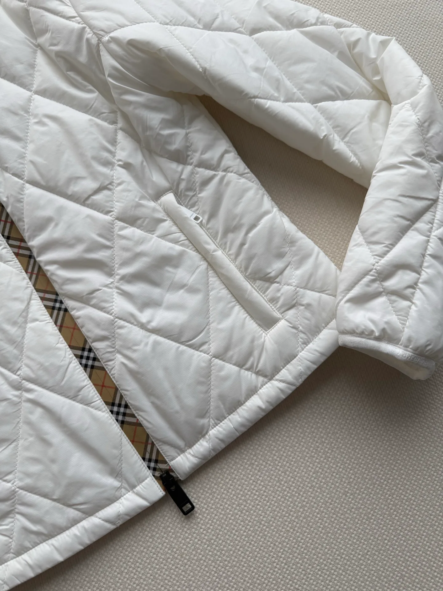 Куртки И Пуховики Женские Burberry 19014051
