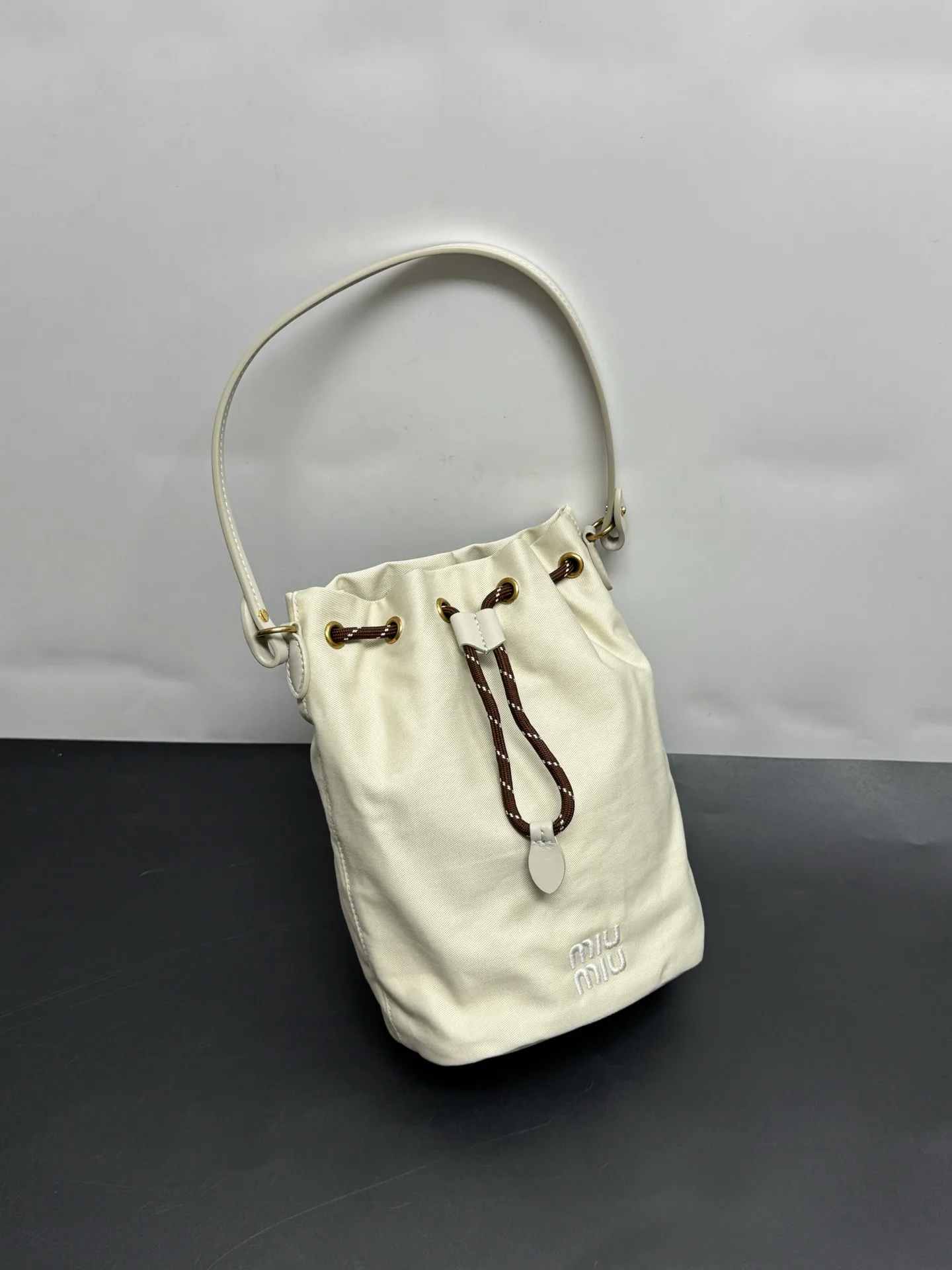 Классические Сумки Женские Miu Miu 17446903