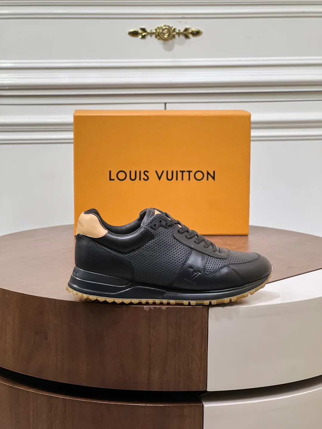 Кроссовки Мужские Louis Vuitton 18039349