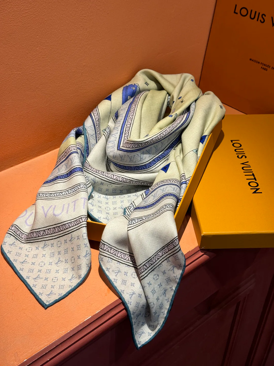 Платки Louis Vuitton 895073