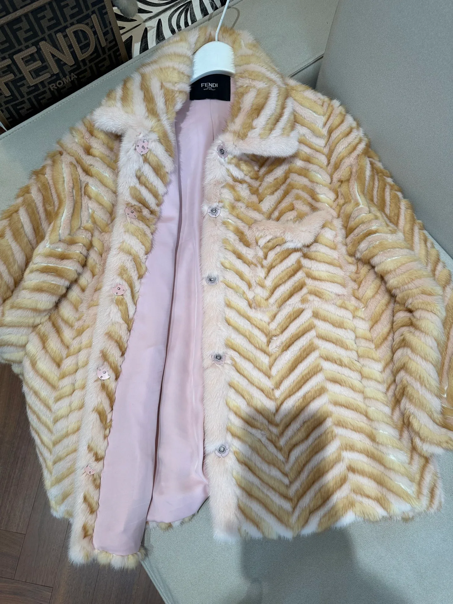 Шубы Женские Fendi 13972728