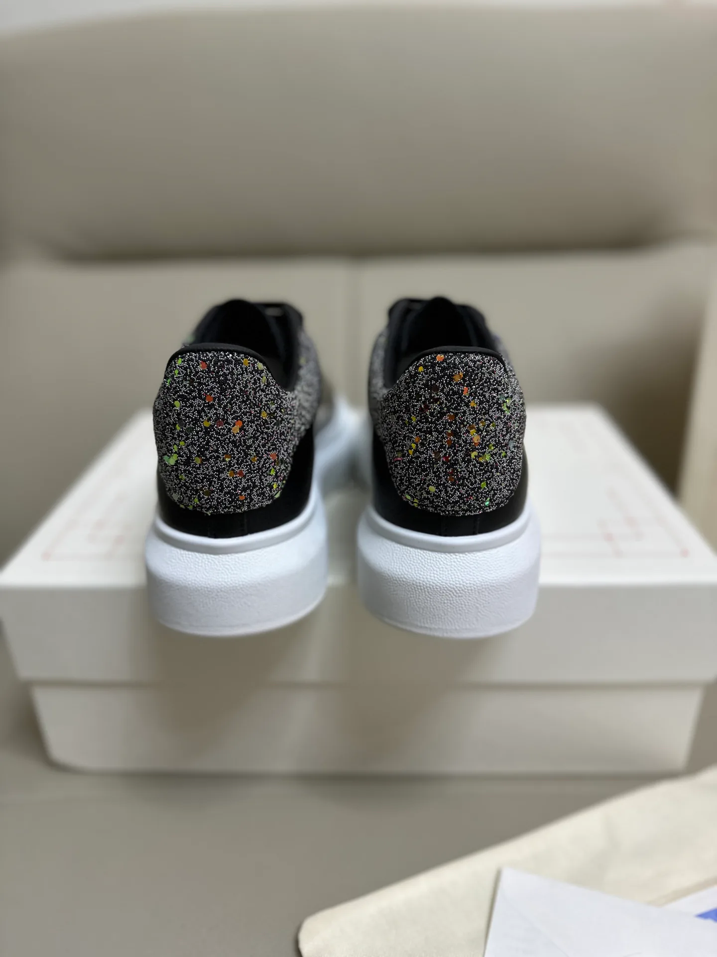 Кроссовки Женские Alexander Mcqueen 18616786